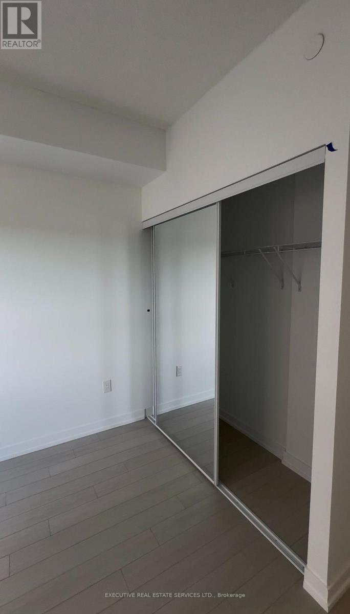 4010 Eglinton Avenue West — photo 4