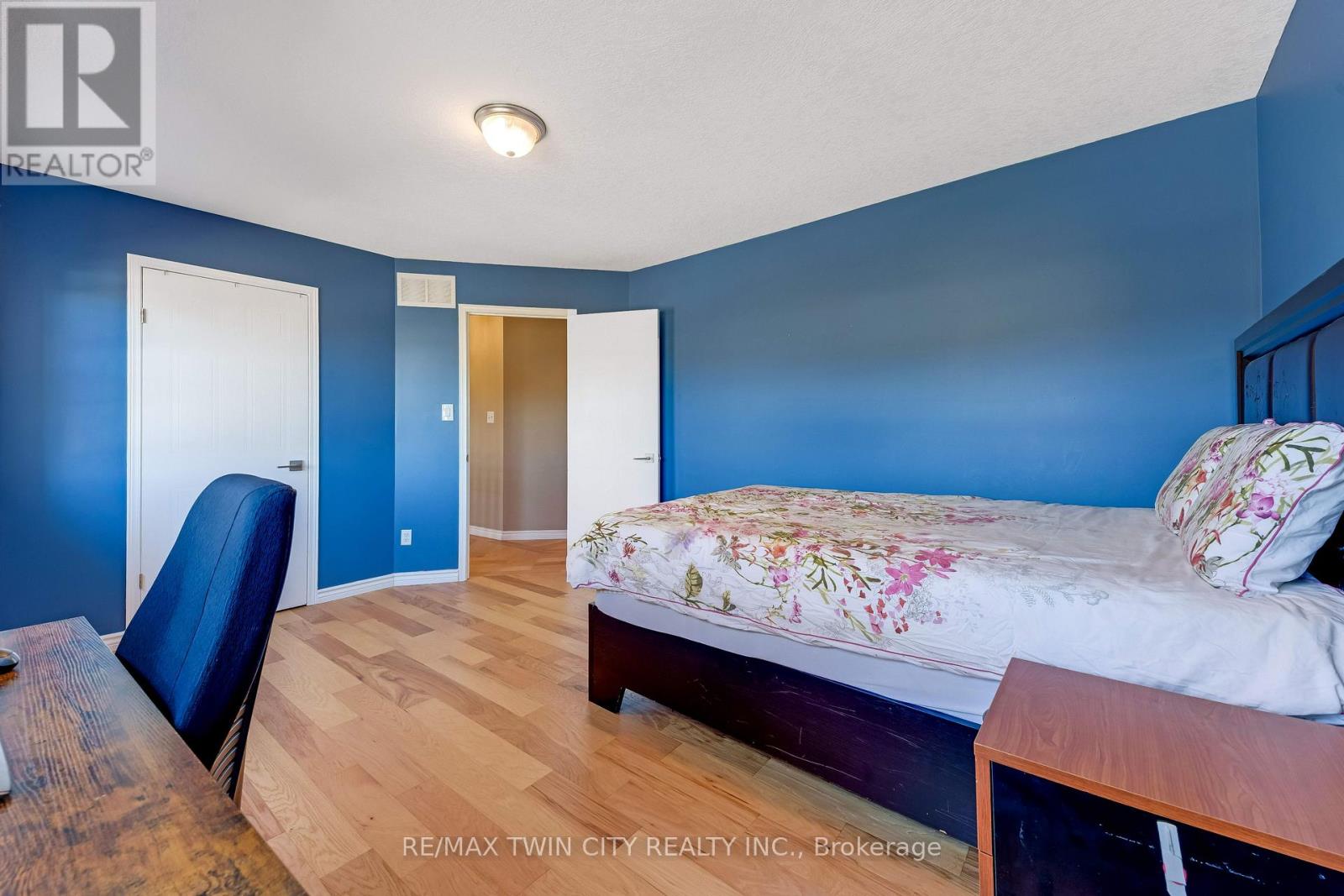 320 Brandenburg Place, Waterloo, ON photo 24