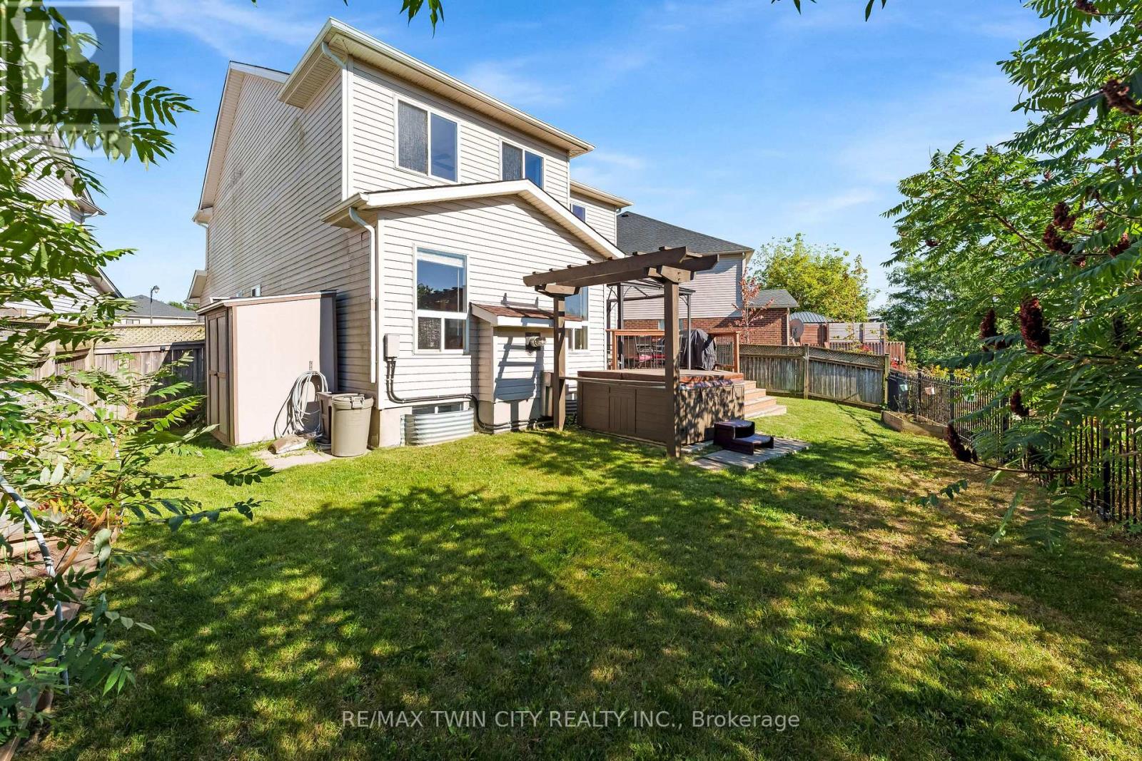 320 Brandenburg Place, Waterloo, ON photo 42