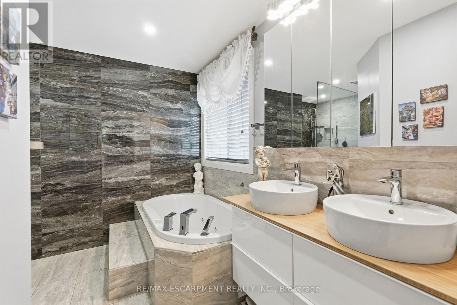 231 PARKSIDE Drive, Hamilton, ON photo 20