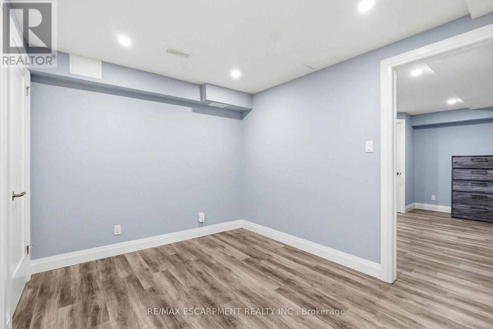 231 PARKSIDE Drive, Hamilton, ON photo 38