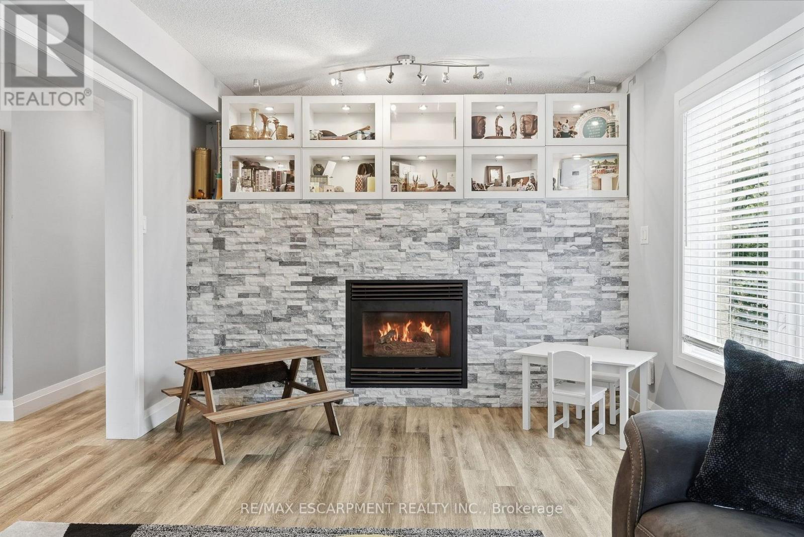231 PARKSIDE Drive, Hamilton, ON photo 7