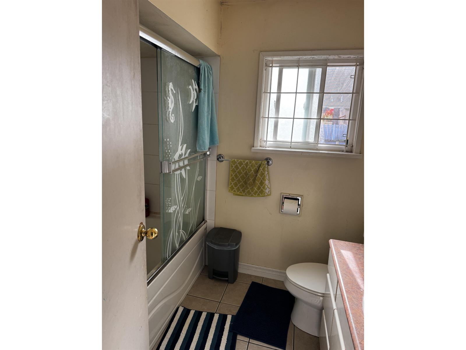 Photo of 12420 96 AVENUE 6