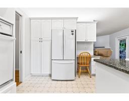 4484 210a Street, Langley, BC V3A8M2 Photo 9