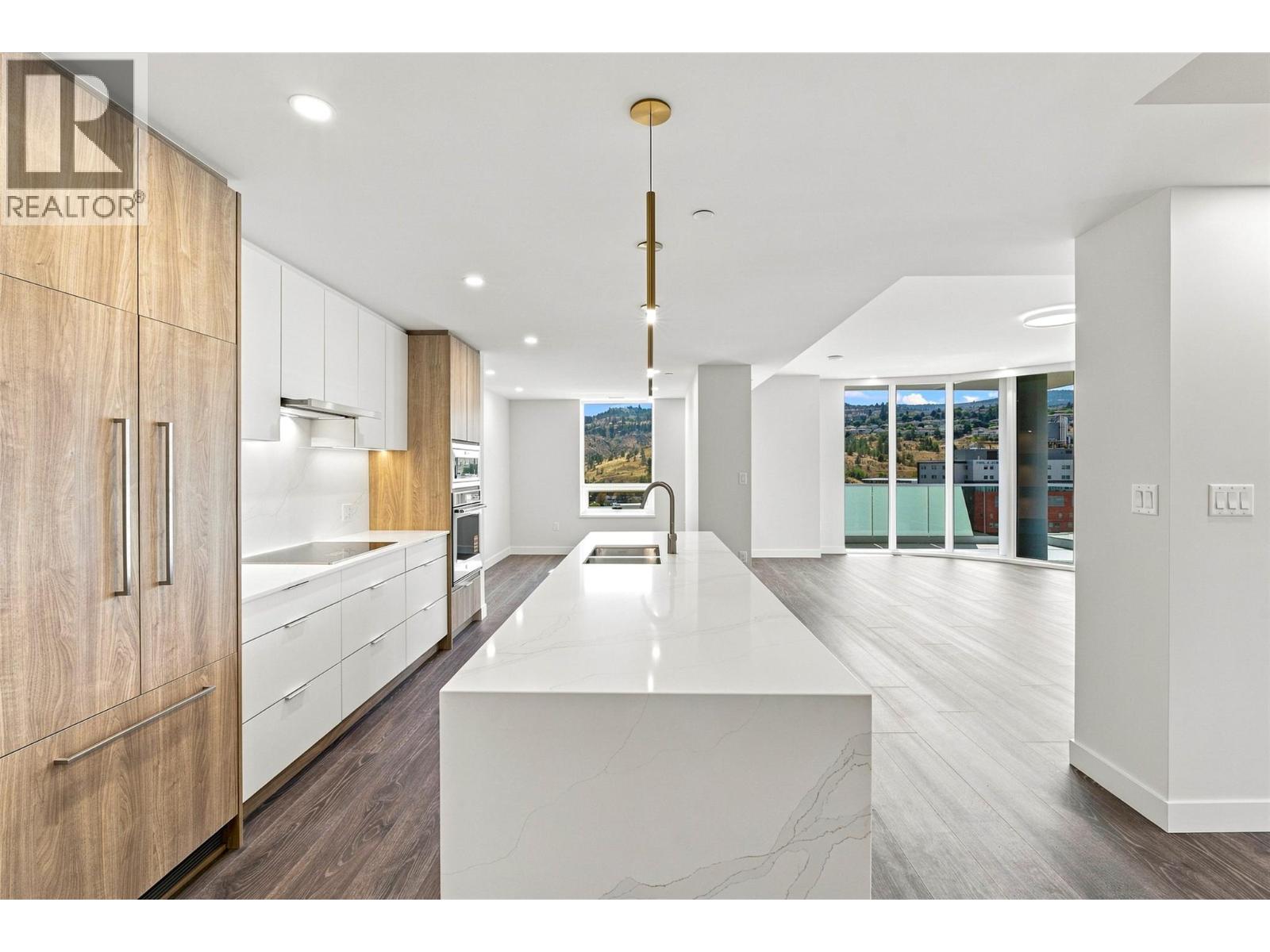 #1905 460 NICOLA Street - 3