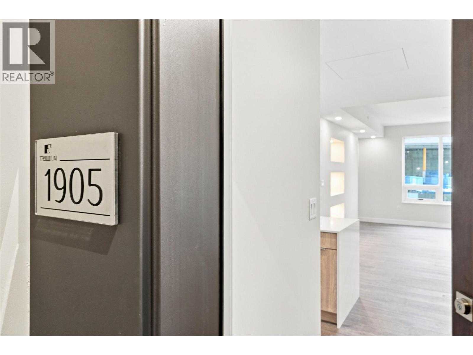 #1905 460 NICOLA Street - 1
