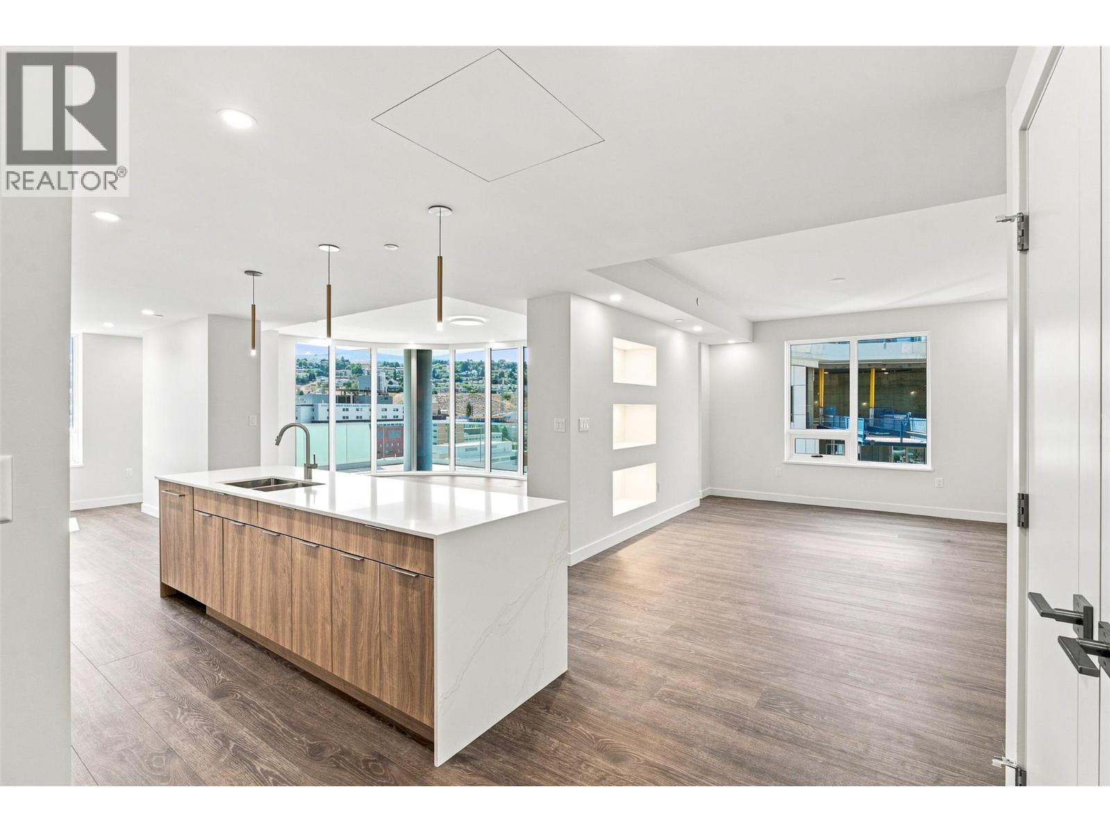 #1905 460 NICOLA Street - 2
