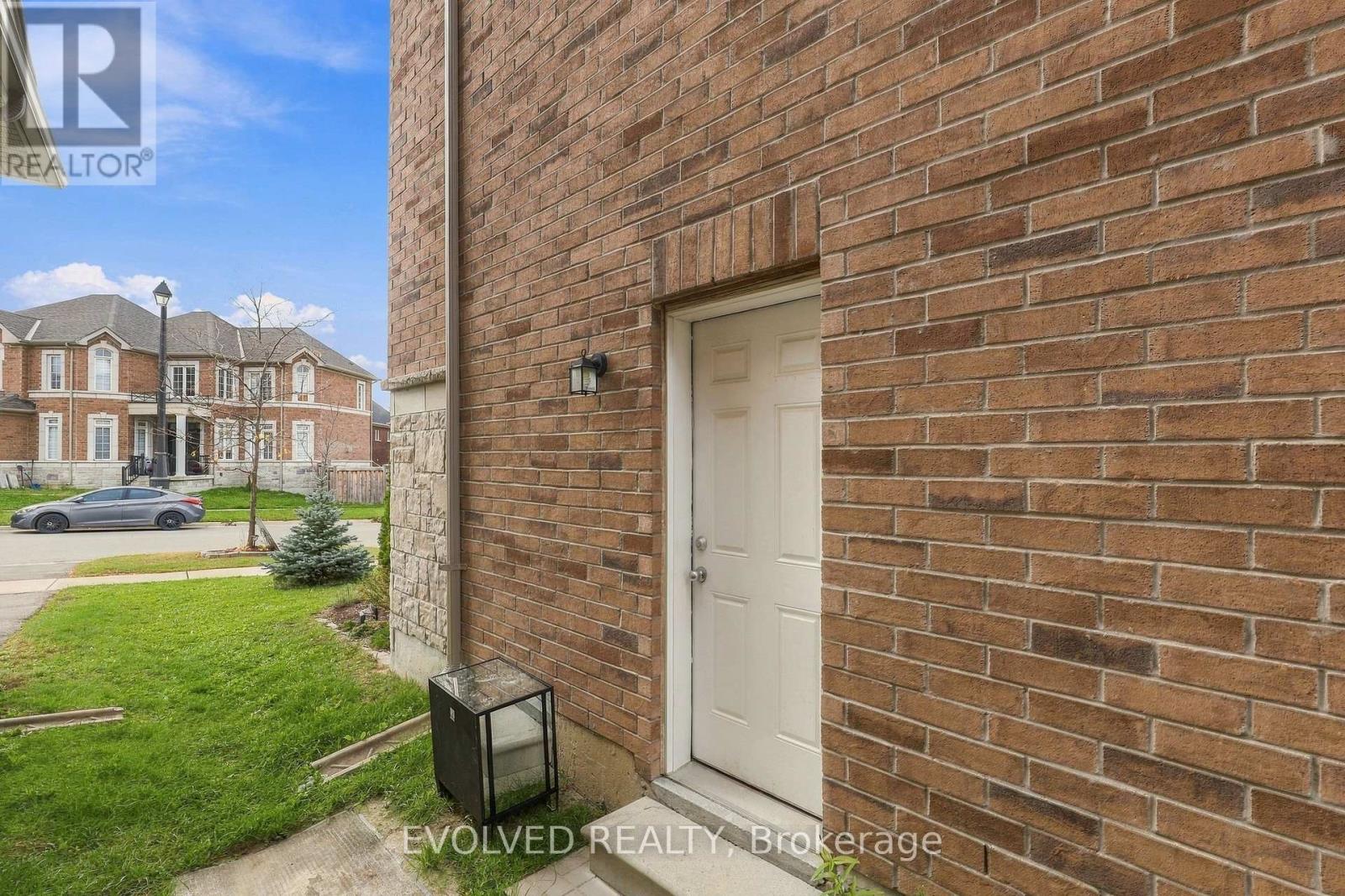 28 Vivian Creek Road, East Gwillimbury, ON photo 42
