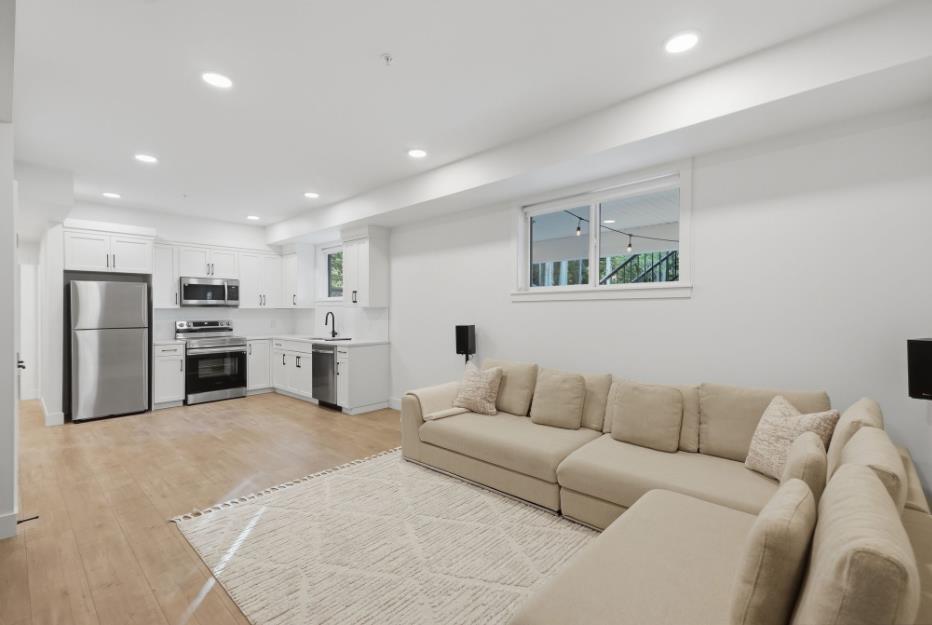 Photo of 9 7259 RAMSAY PLACE, Eastern Hillsides 32