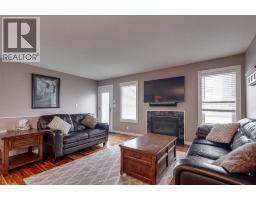 Family room - 14 Kingston Drive, Red Deer, AB T4P3P9 Photo 12