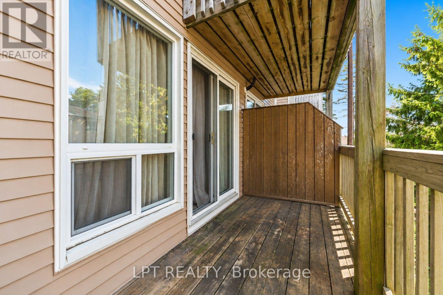 6722 Jeanne D'Arc Boulevard North — photo 7