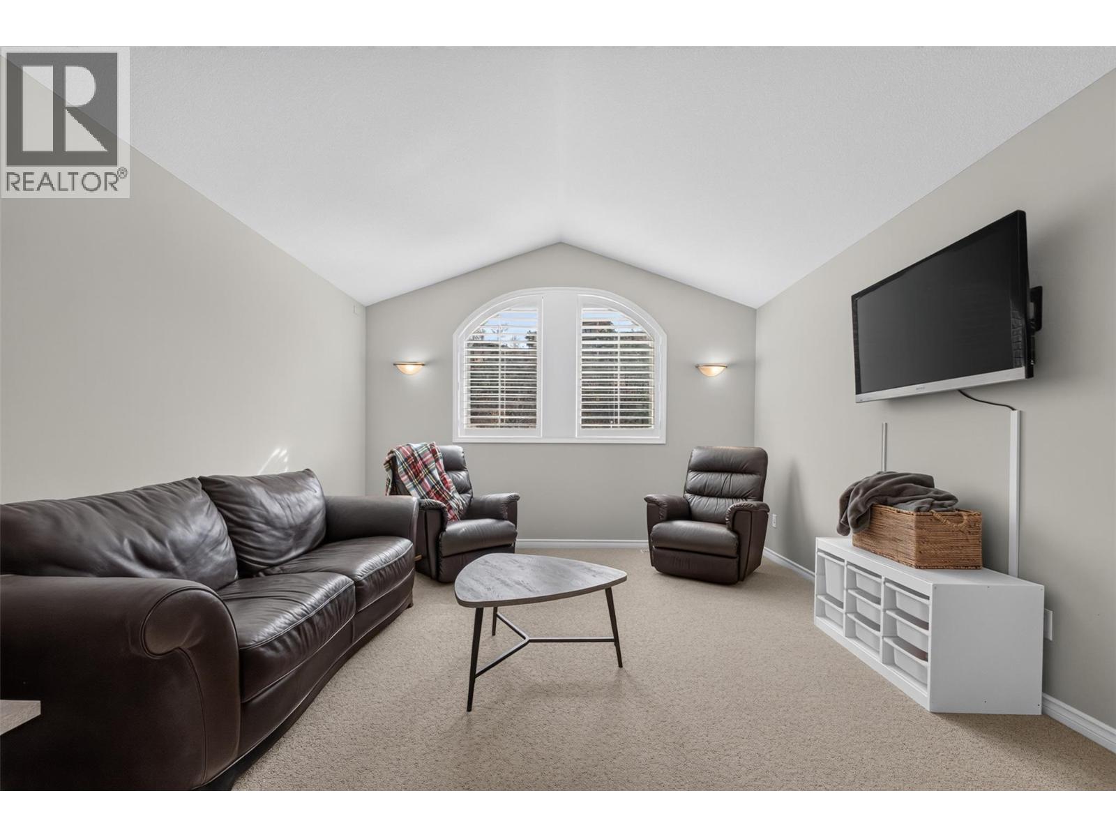 2512 Selkirk Drive, Kelowna