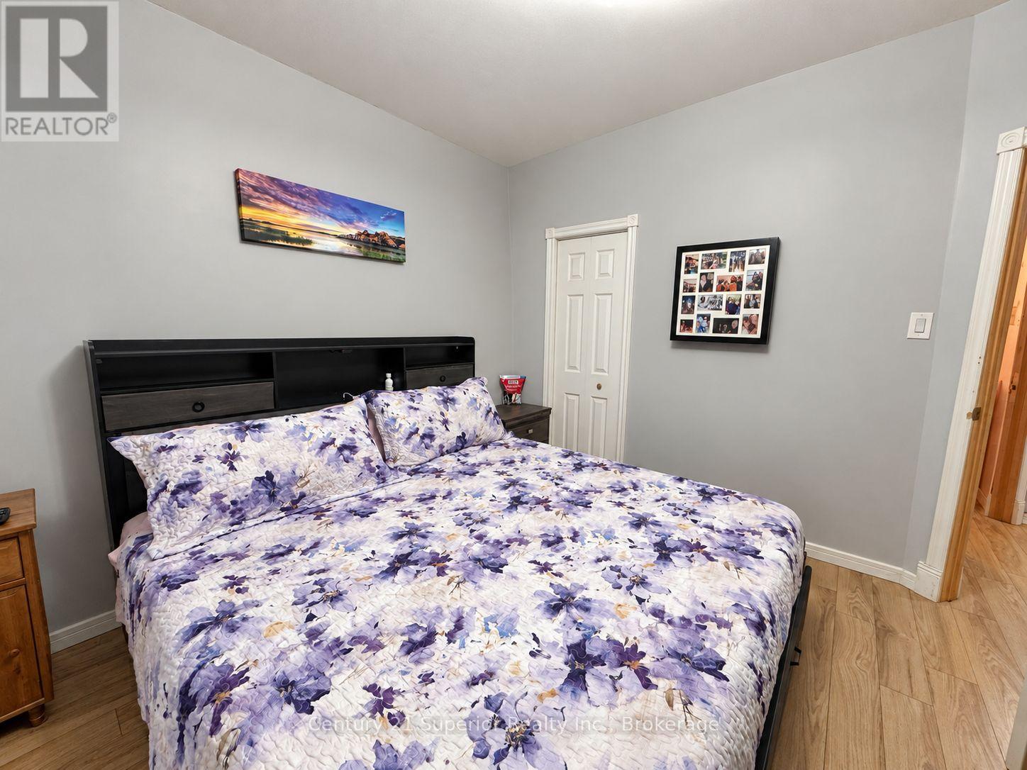128 BETHUNE STREET - 22