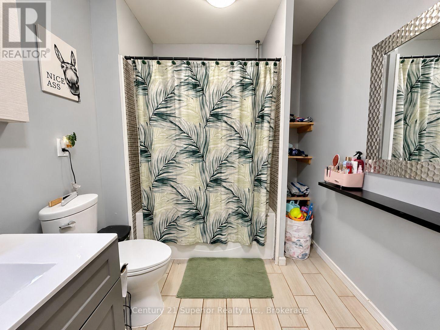 128 Bethune Street — photo 26