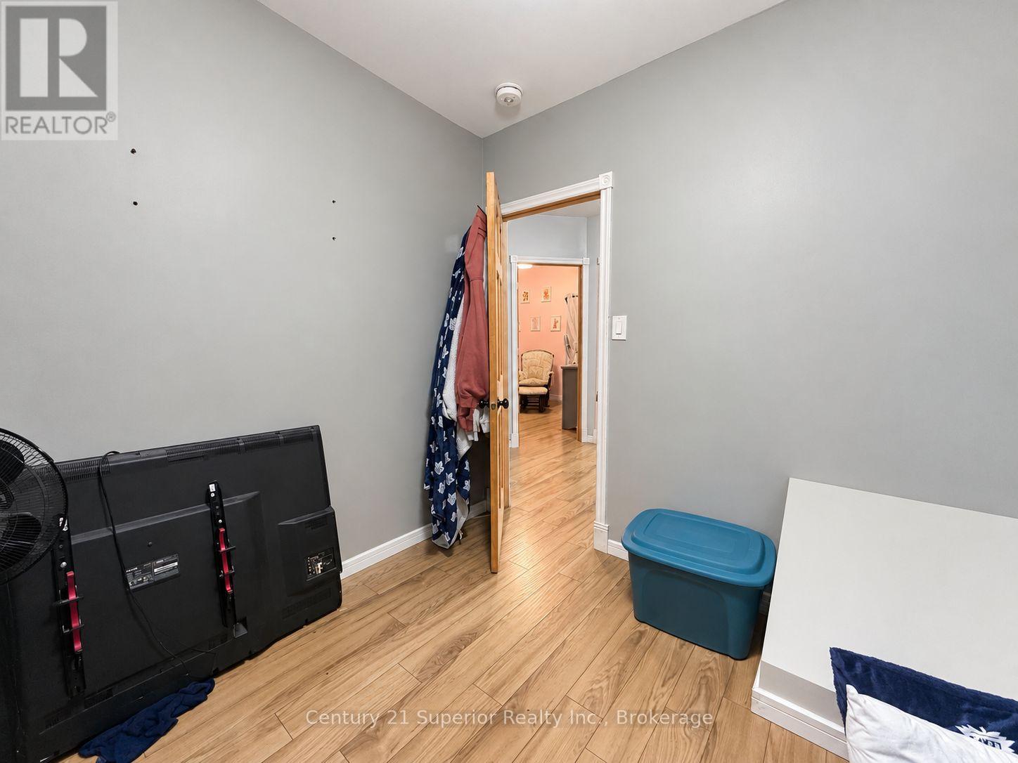 128 Bethune Street — photo 31