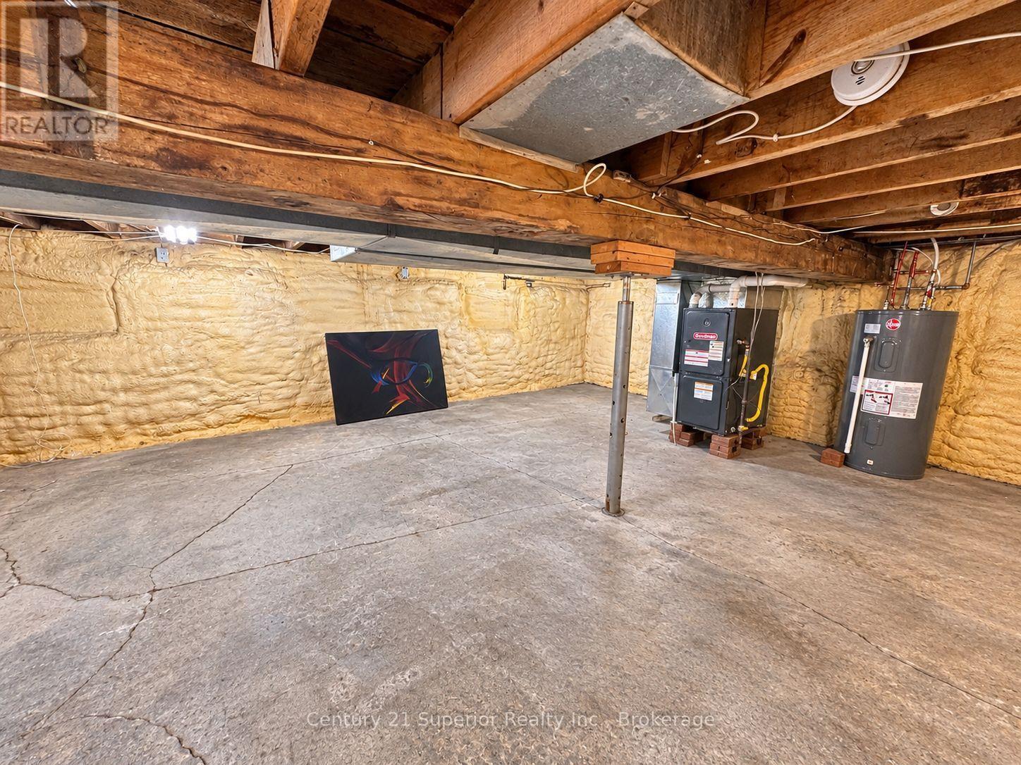 128 BETHUNE STREET - 32