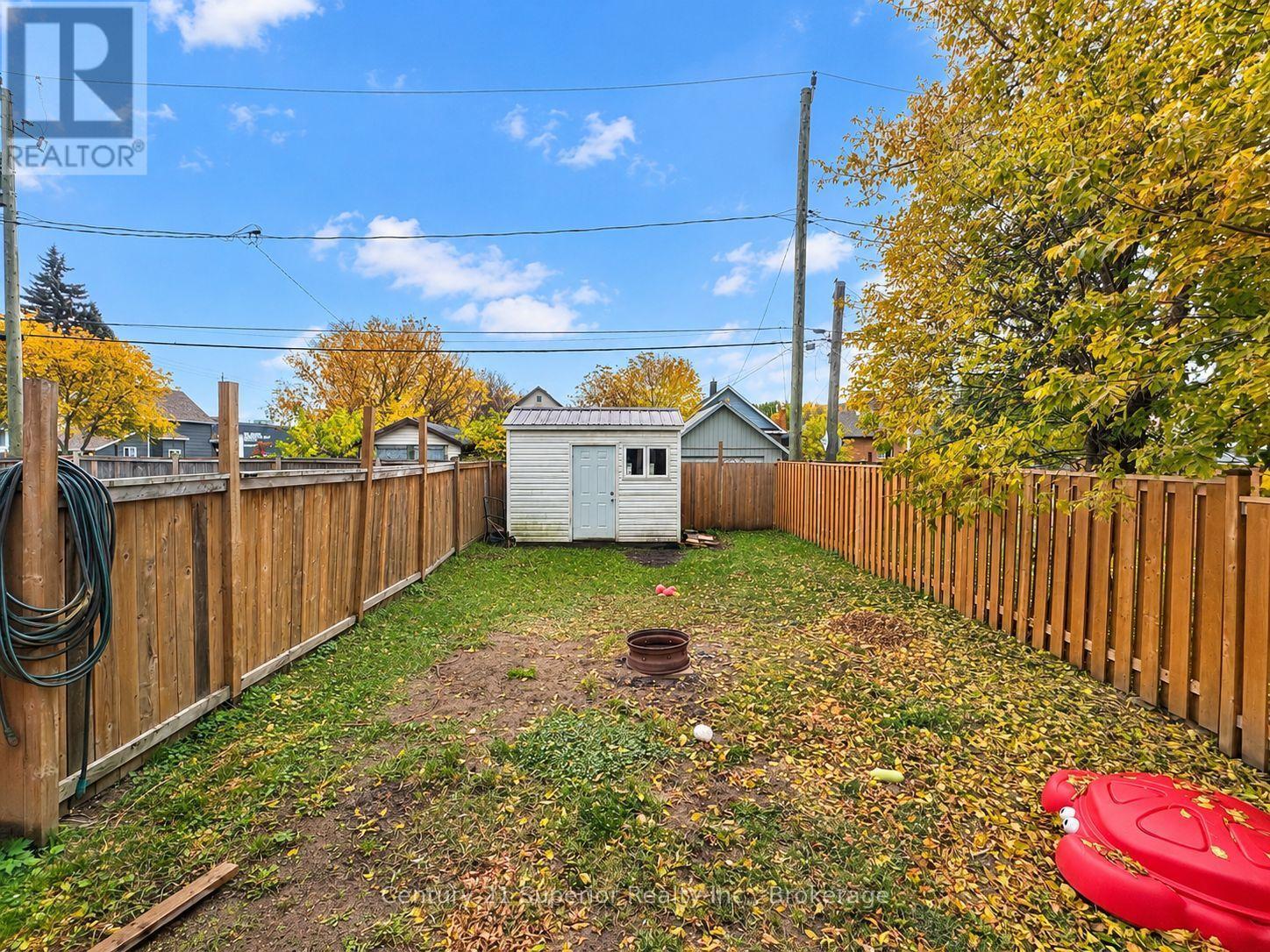 128 Bethune Street — photo 44