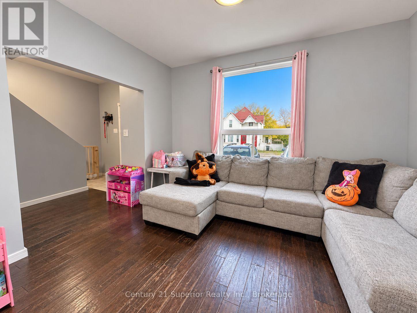 128 BETHUNE STREET - 6