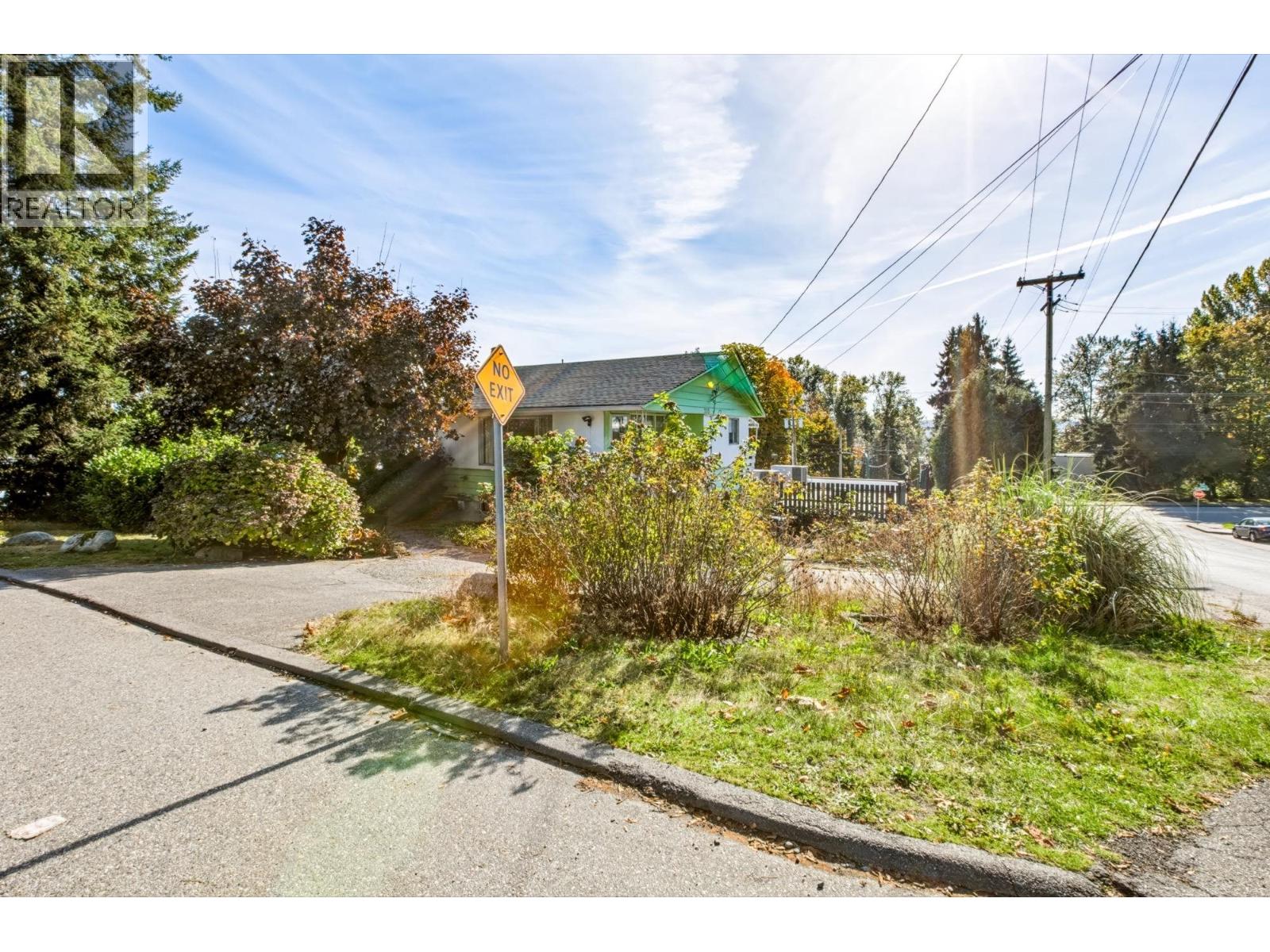205 NELSON STREET — photo 4