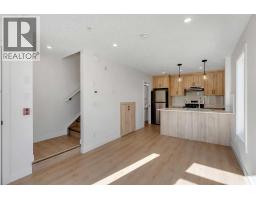 Bedroom - 110, 156 Park Street, Cochrane, AB T4C3H3 Photo 6
