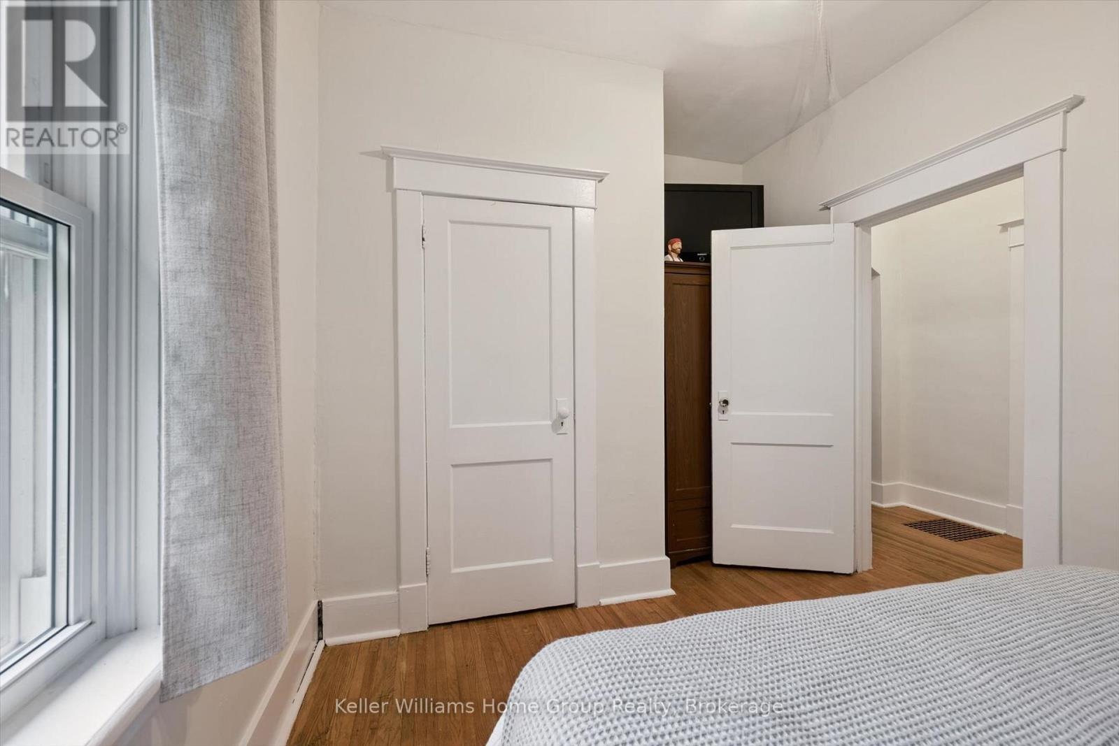 298 CAMERON STREET N - 15