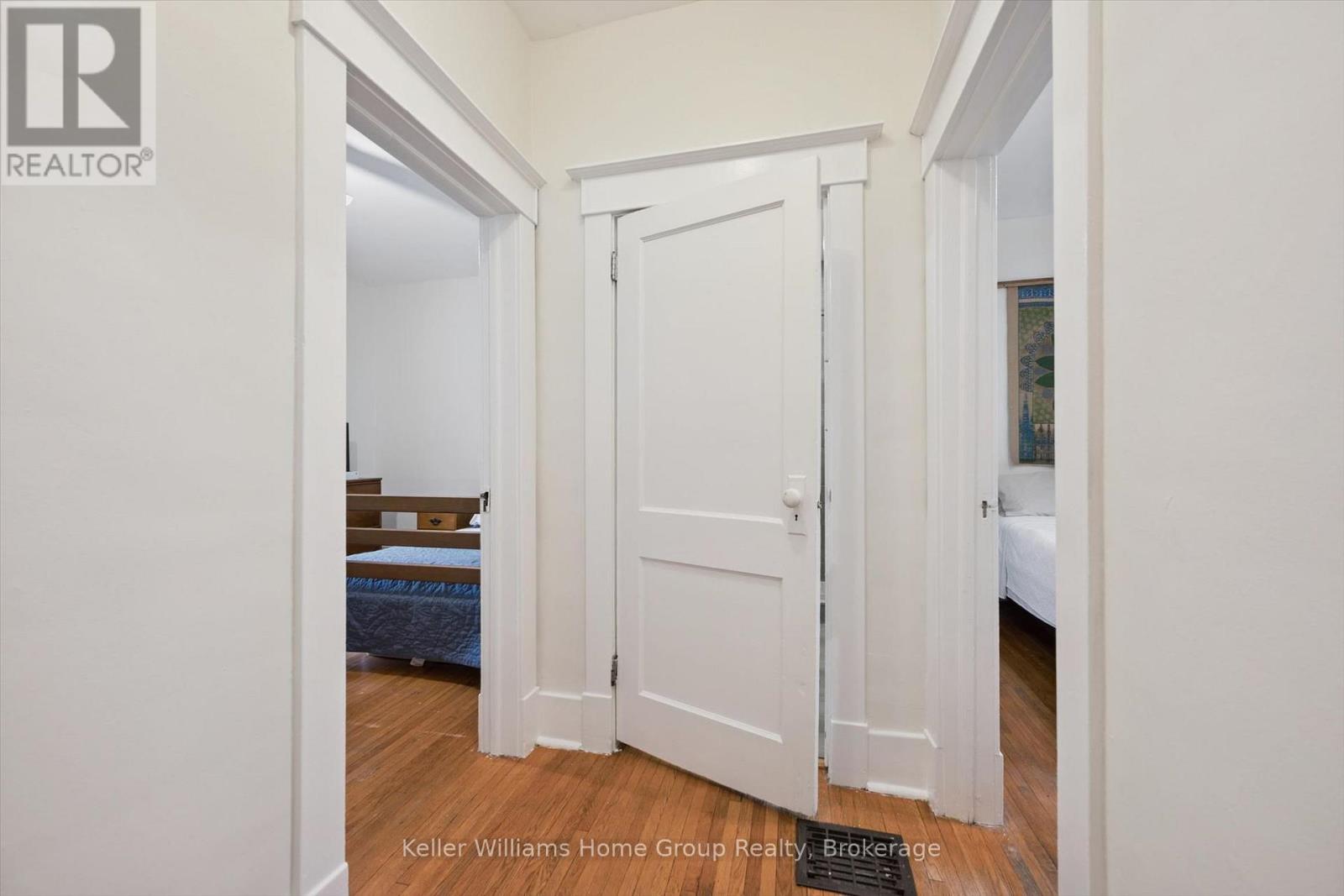 298 Cameron Street North — photo 16
