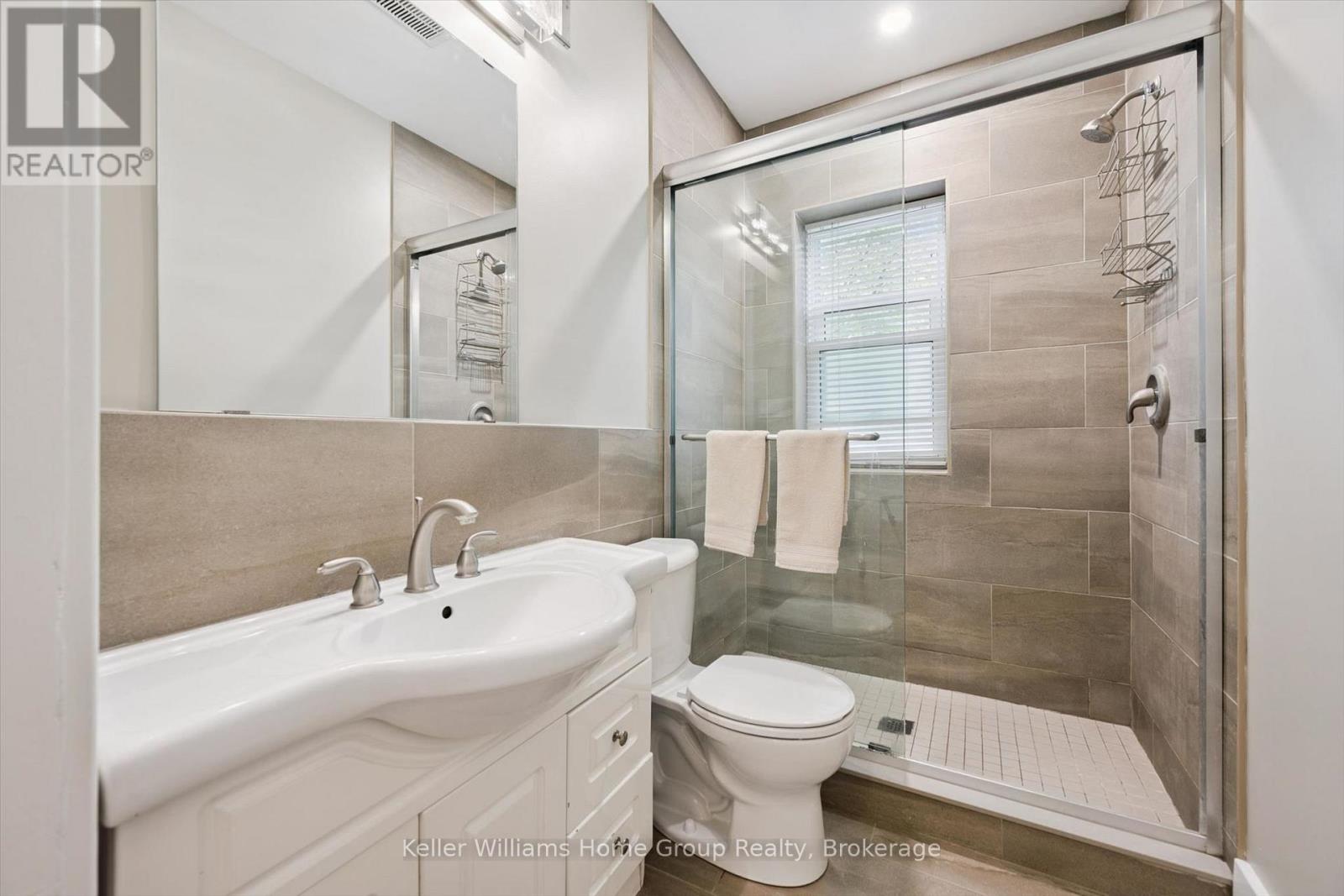 298 CAMERON STREET N - 17