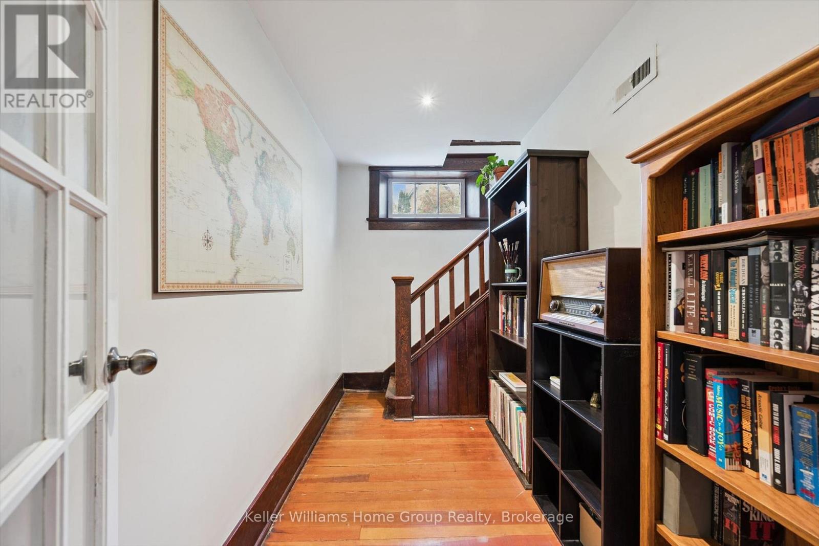 298 Cameron Street North — photo 22