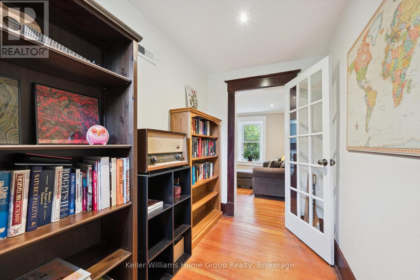 298 Cameron Street North — photo 23