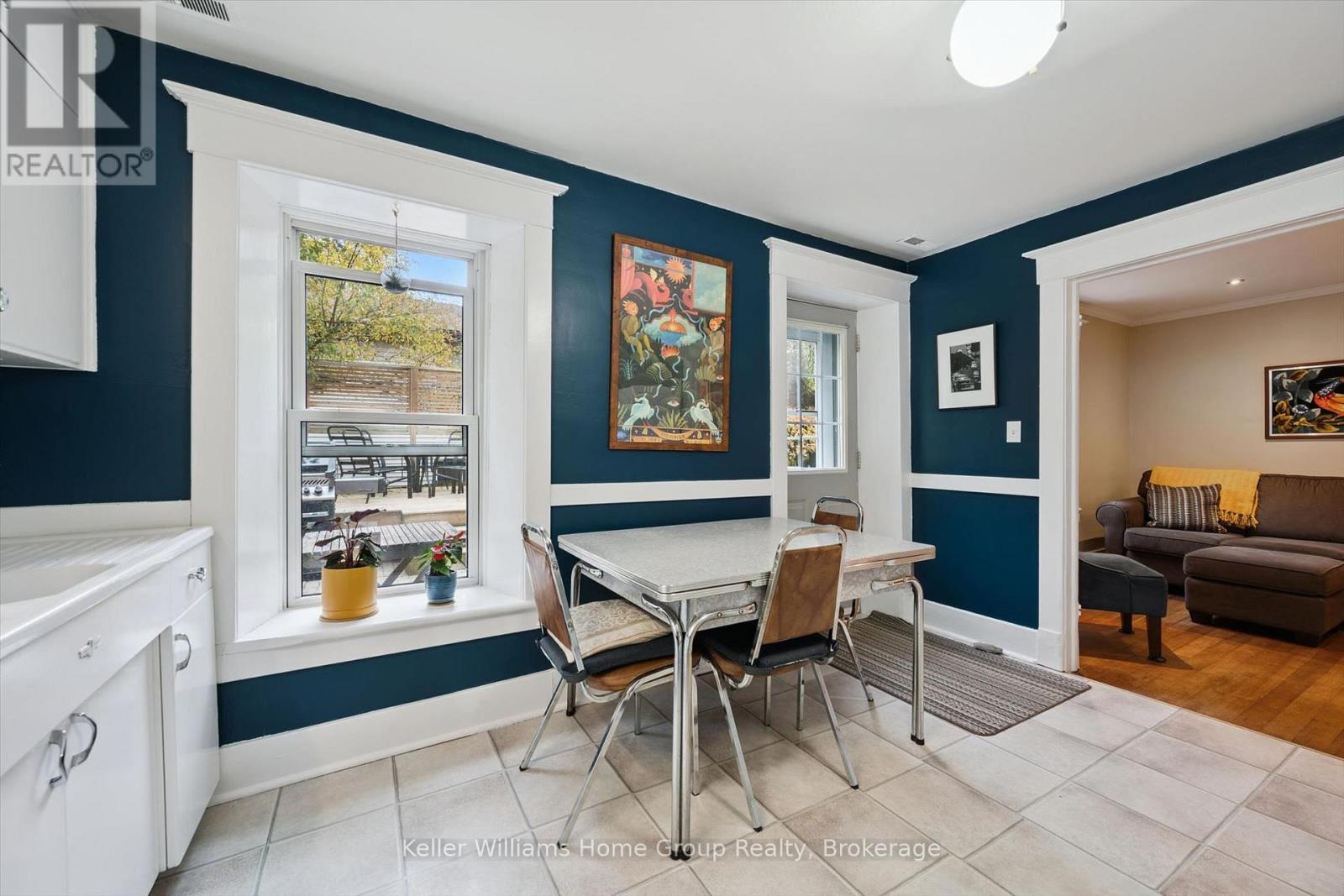 298 Cameron Street North — photo 31