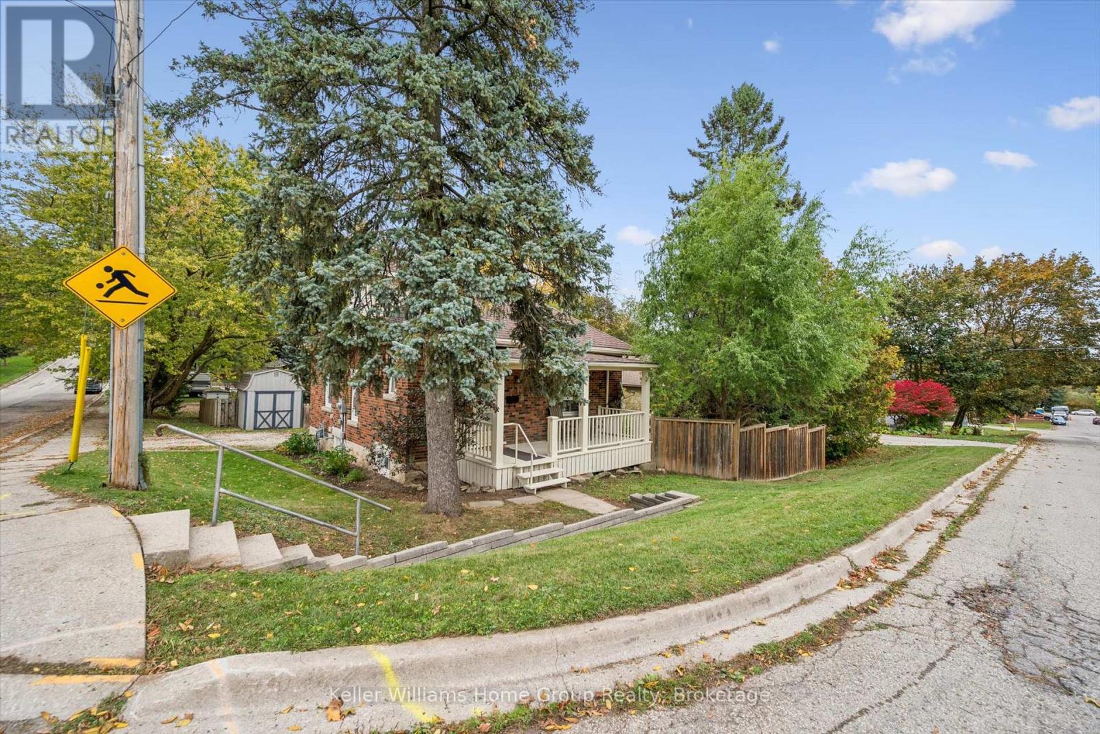 298 Cameron Street North — photo 4