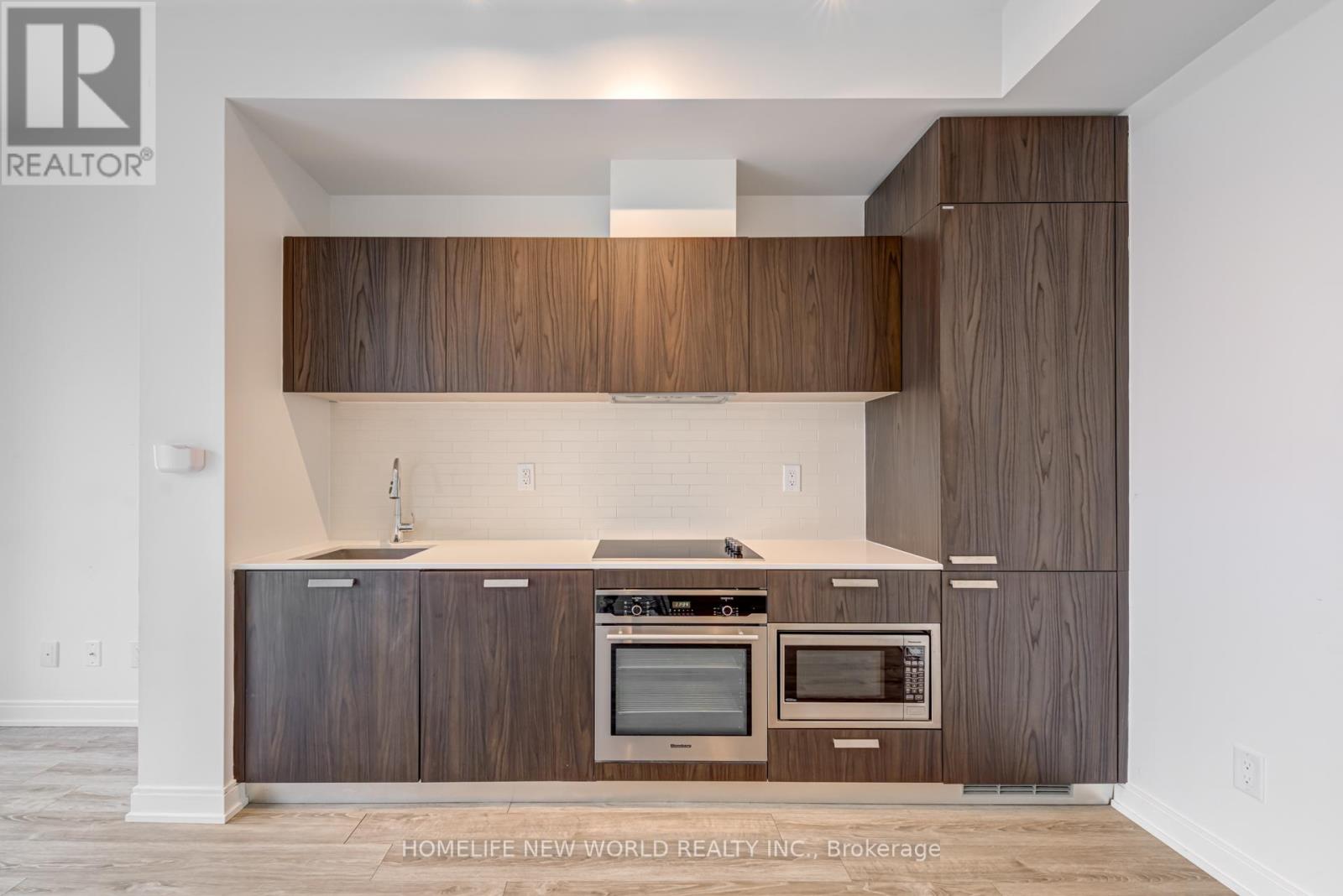 50 Charles Street East — photo 15