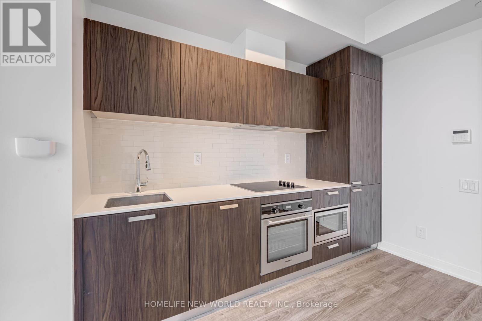 50 Charles Street East — photo 16