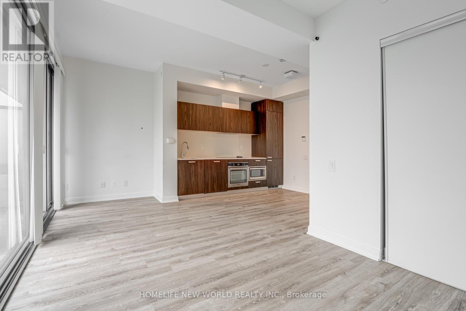 50 Charles Street East — photo 18