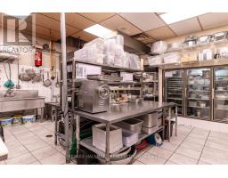 8053 Yonge Street, Markham, ON L3T2C5 Photo 11