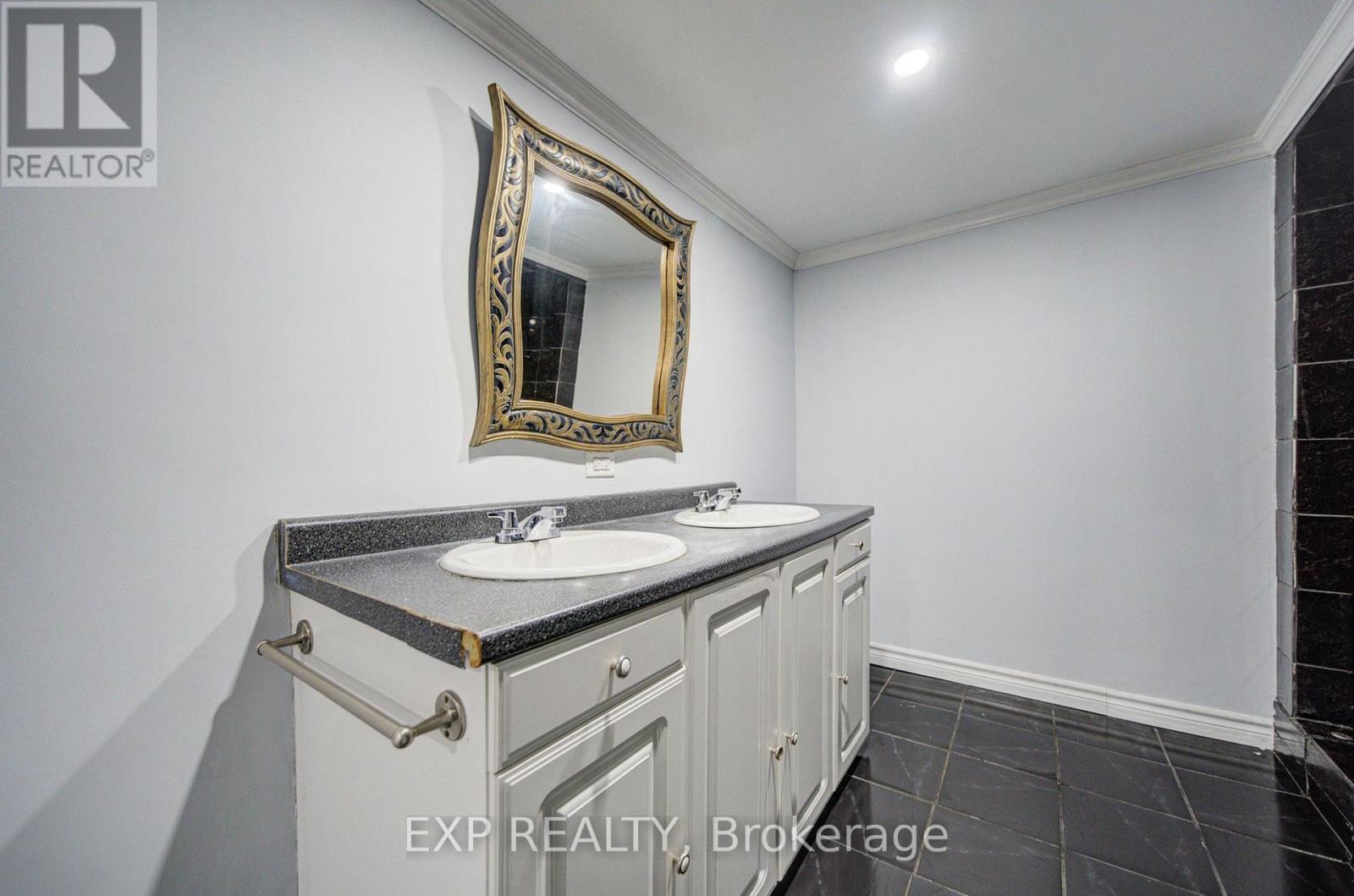 167 Taylor Mills Drive North, Richmond Hill, ON photo 43