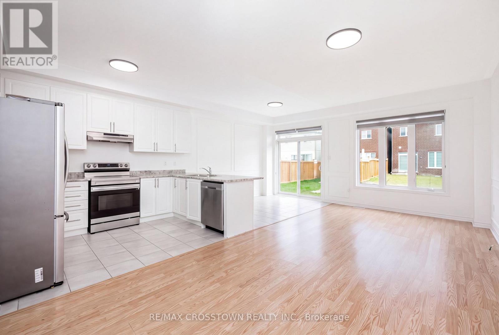 23 Albany Street, Collingwood, ON photo 5