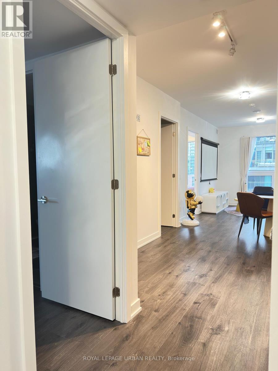 100 Queen Street East — photo 10