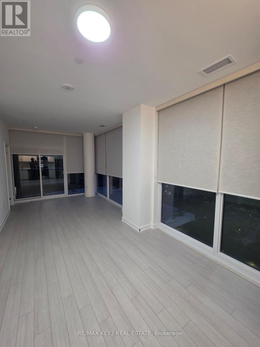 4010 Eglinton Avenue West — photo 24