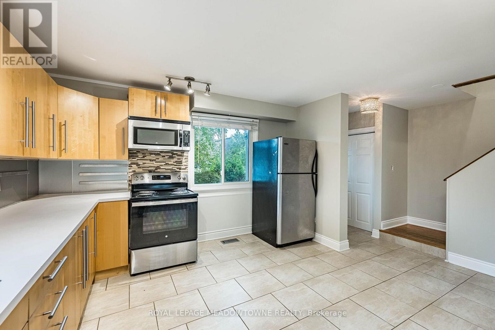 2600 CONSTABLE ROAD - 10