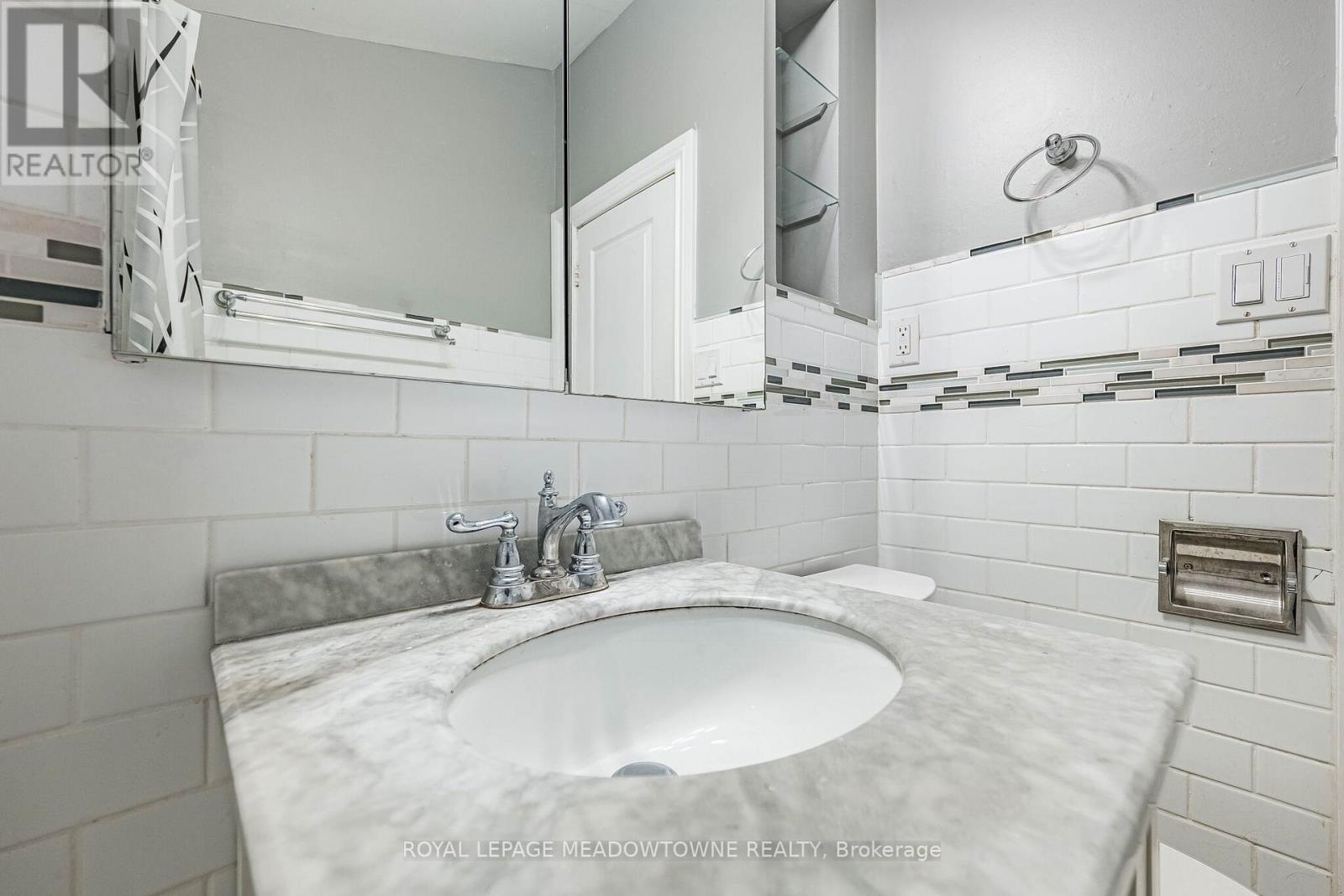 2600 CONSTABLE ROAD - 35