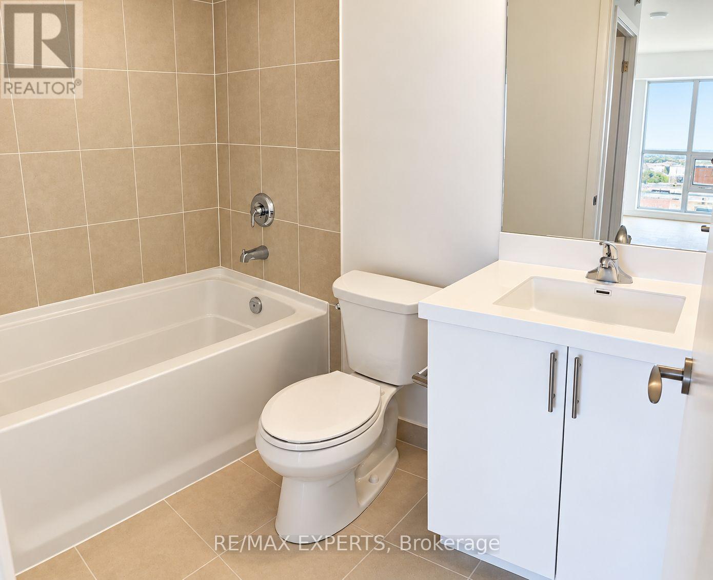 830 Lawrence Avenue West — photo 7
