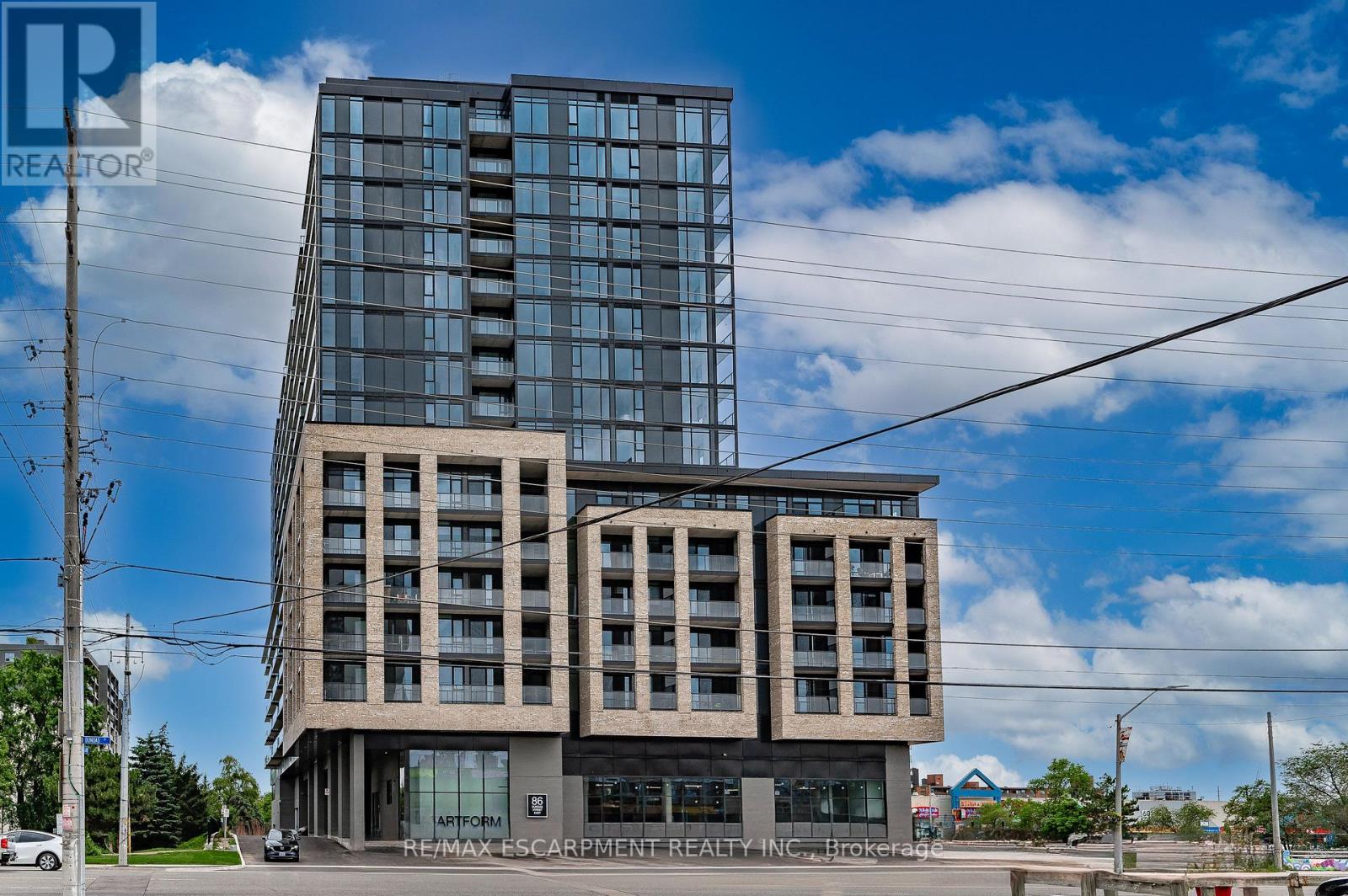 86 Dundas Street East