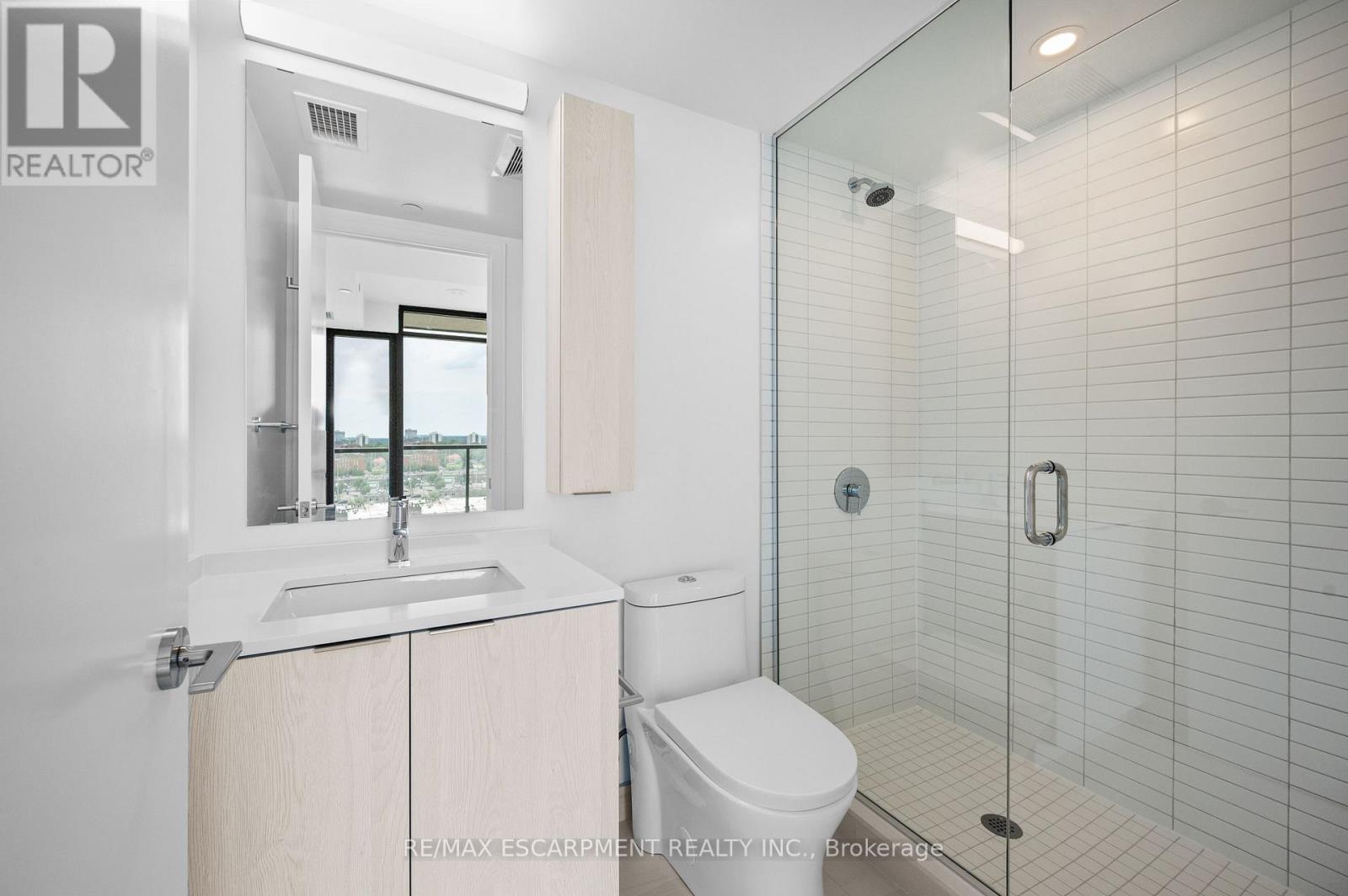 86 Dundas Street East — photo 10