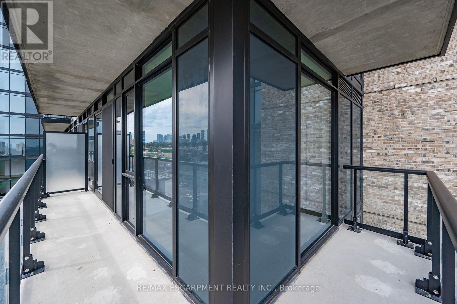 86 Dundas Street East — photo 15