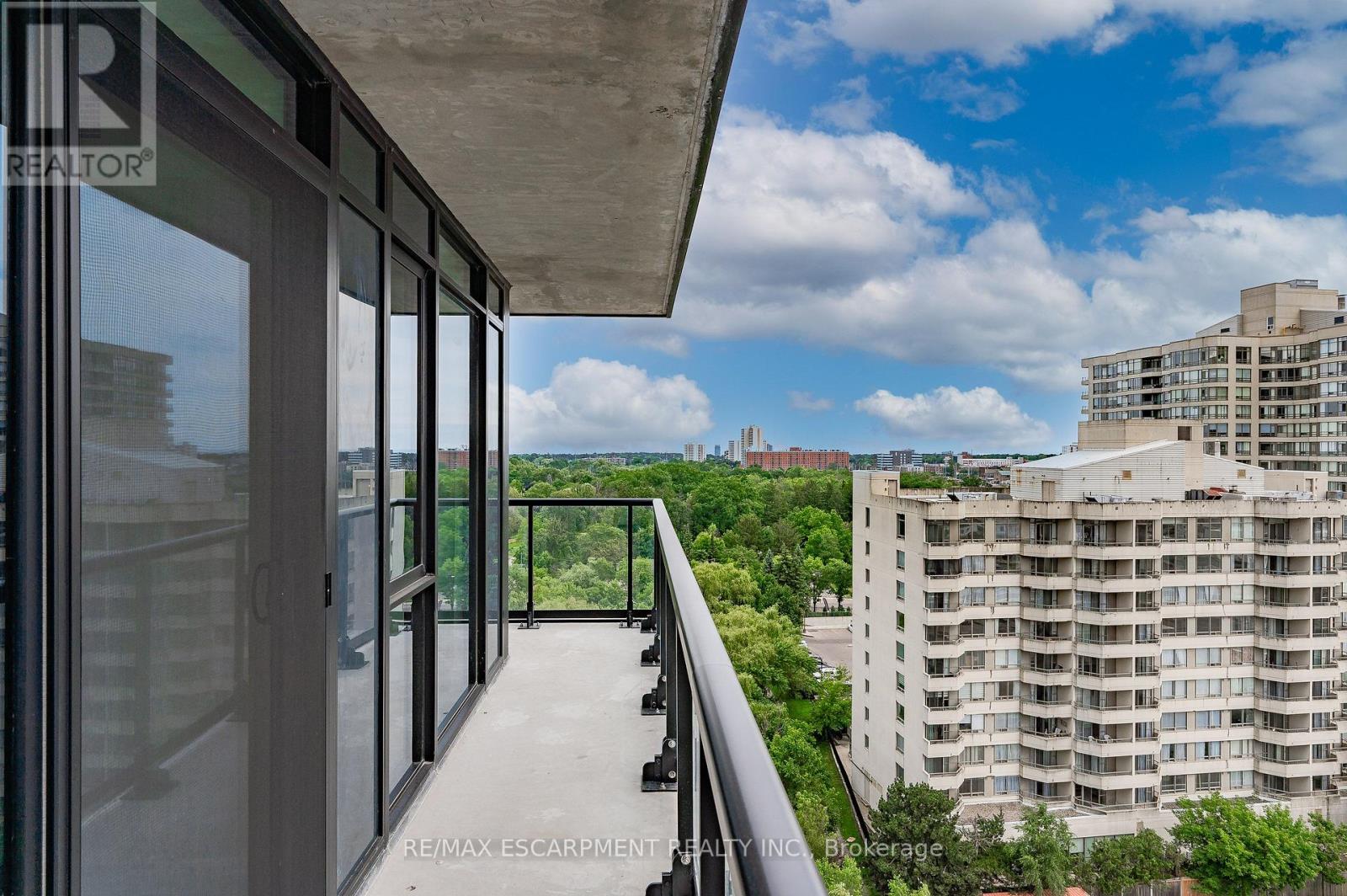 86 Dundas Street East — photo 16