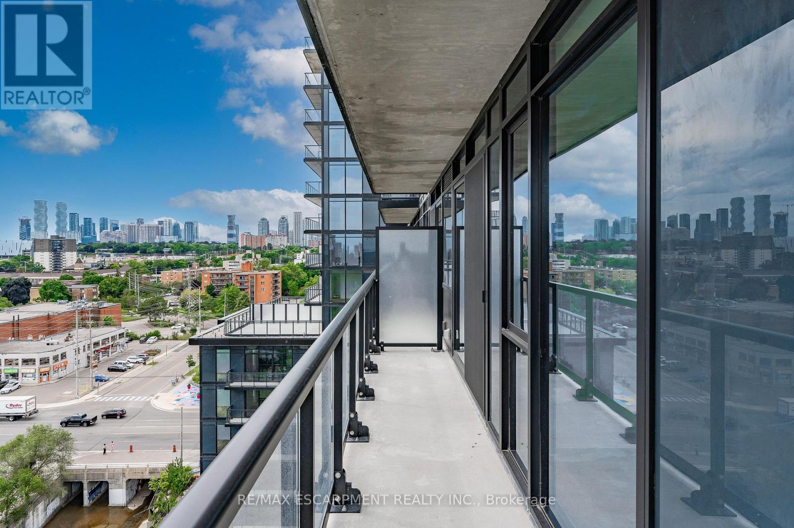 86 Dundas Street East — photo 17