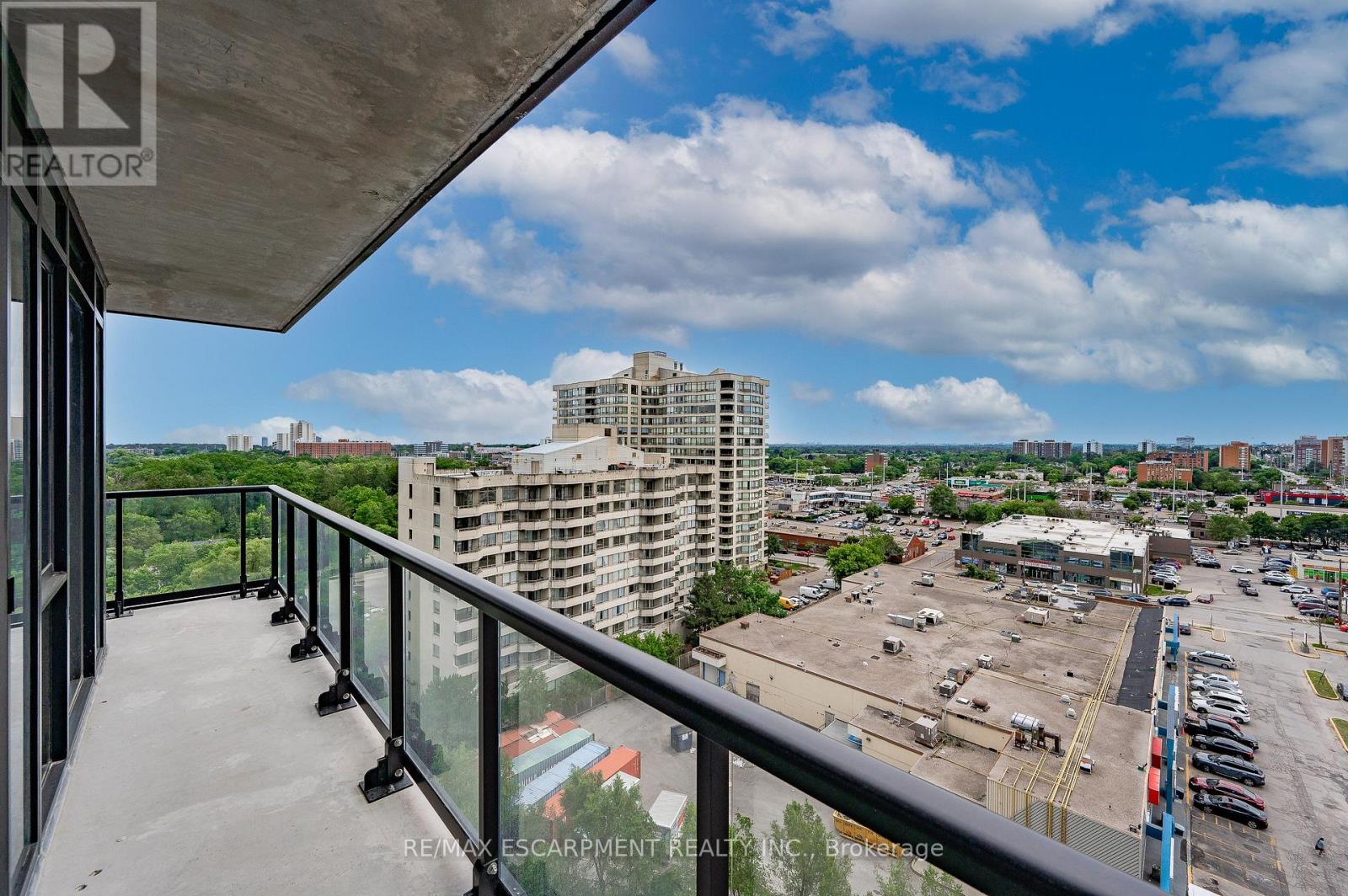 86 Dundas Street East — photo 18