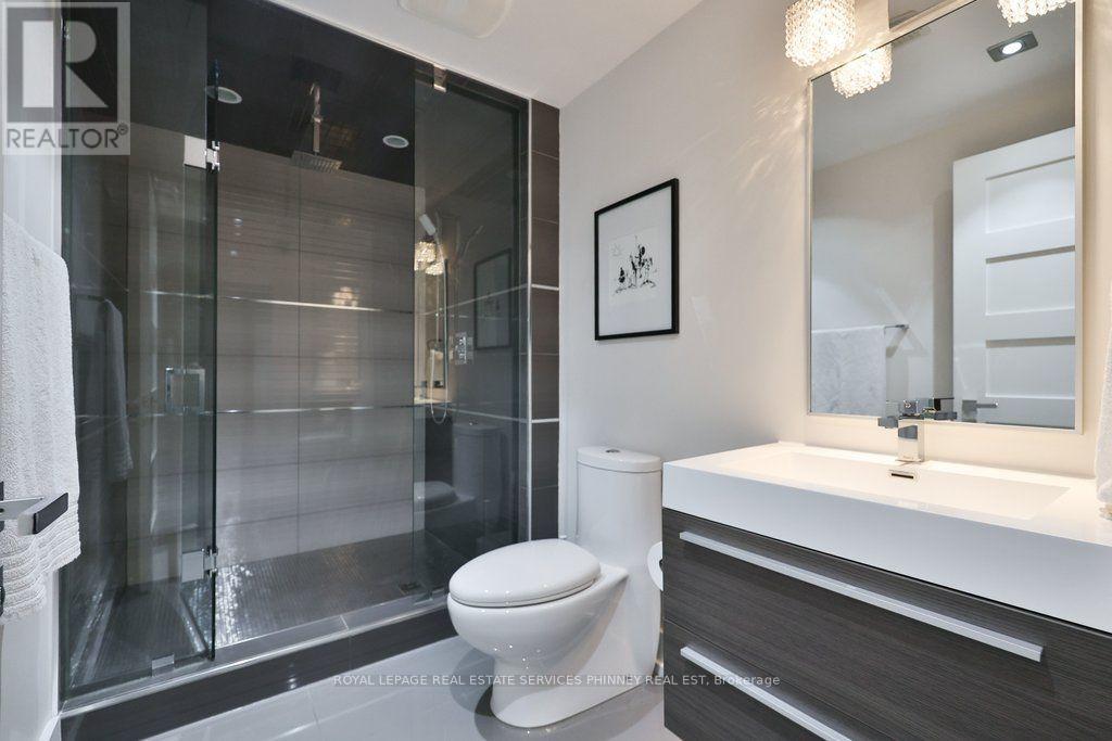 647 Montbeck Crescent — photo 45