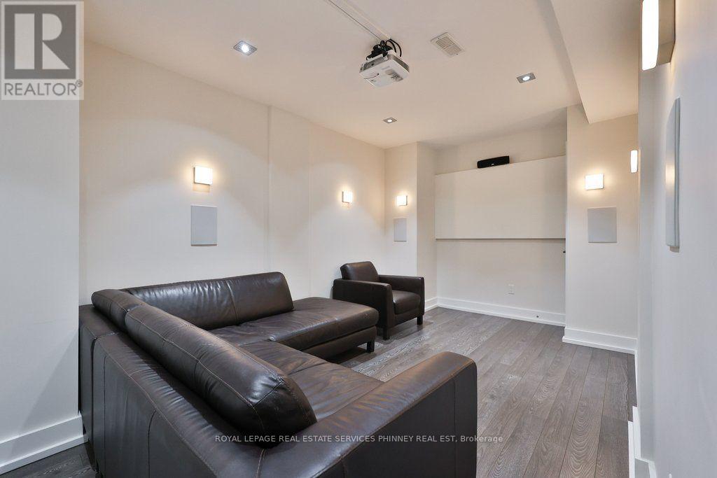 647 Montbeck Crescent — photo 42